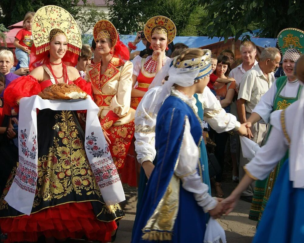Народные праздники. Русские народные праздники. Русские национальные традиции. Фольклорный праздник.