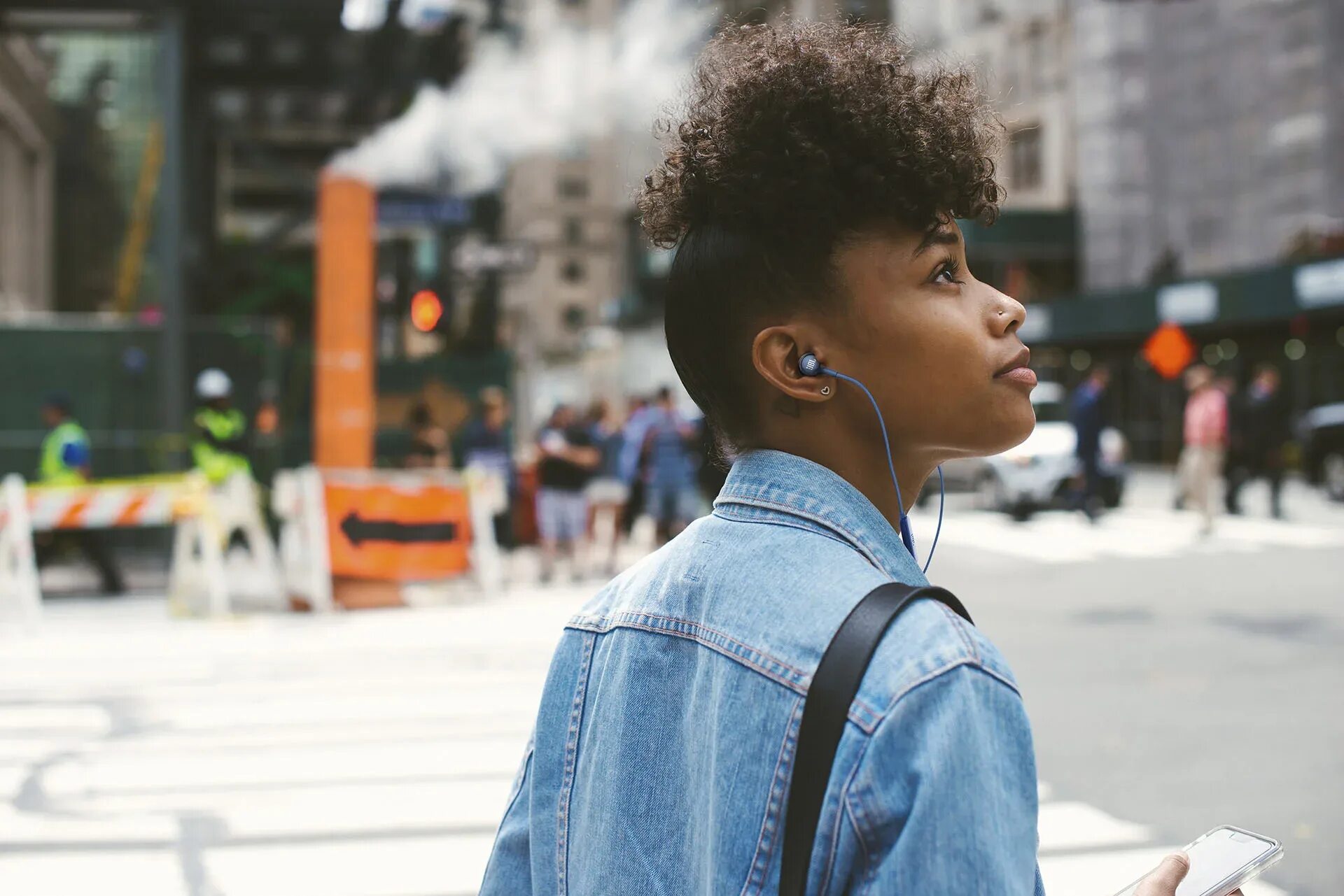 Профессии будущего в экологии. Forbrain bone conduction audio feedback headset. Ambient aware. Jbl live 500bt white. Ambient aware.