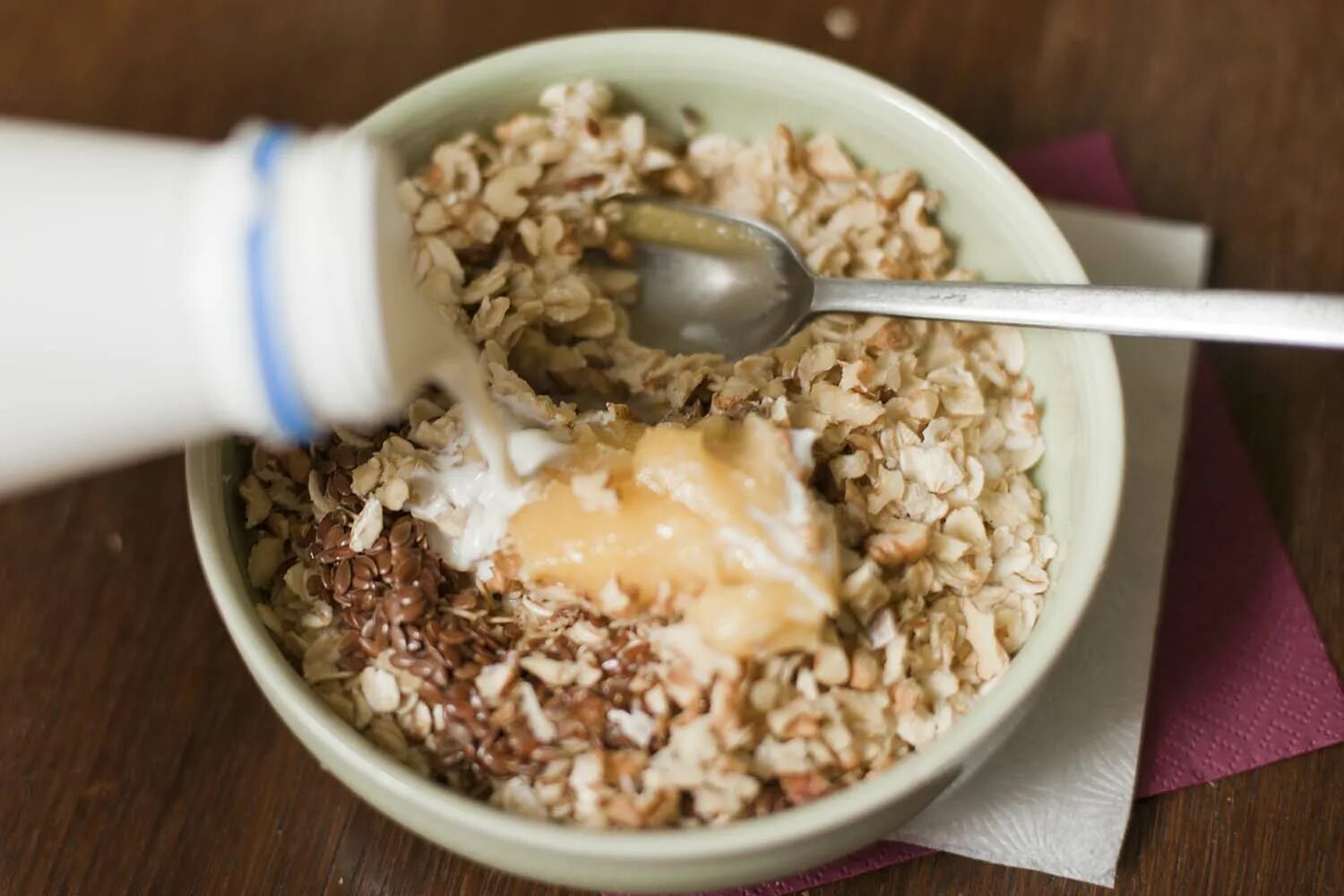 Геркулесовая каша. Использовать овсяную кашу. Популярные каши. Использовать овсяную кашу. Овсяная каша.