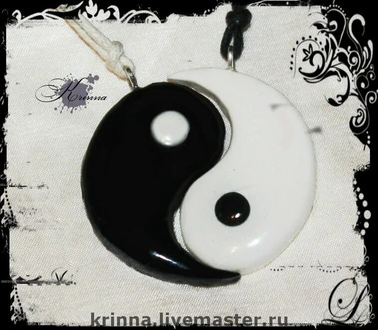 знак инь и янь амулет. инь янь серебро. инь янь символ. попсокет инь янь. свадьба в стиле инь янь.