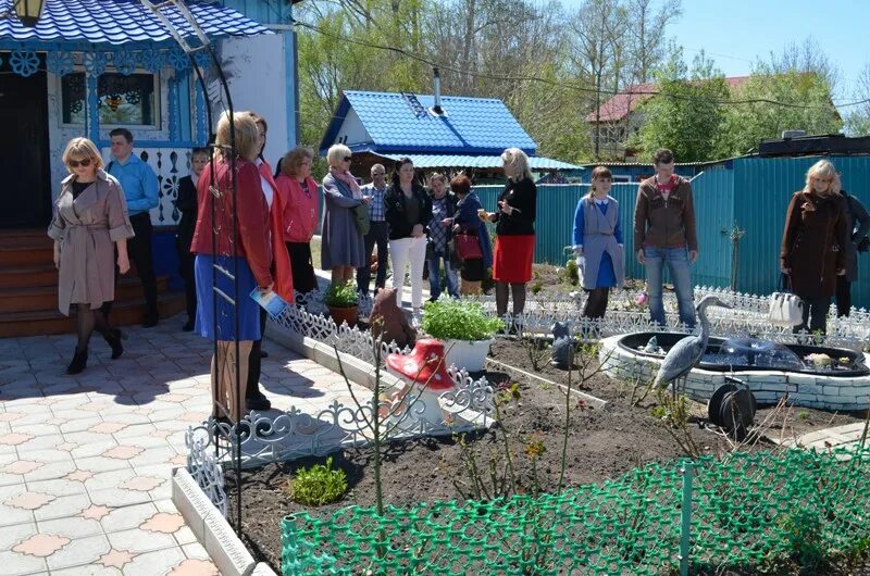 Погода ивановка амурская область. Ивановка Амурская область Ивановский район. Парк Ивановка Амурская область. Школа Ивановка Амурская область. Ивановка Амурская область парк с лотосами.