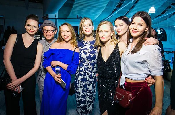 Выставка prada mode в москве. Гости открытия. Выставка prada в москве. Пинский ресторатор жена. Гости открытия.