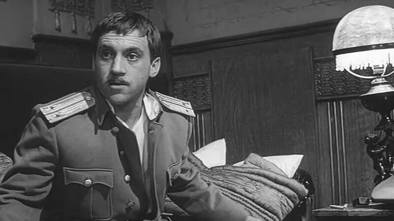 Служили два товарища 1968. Служили два товарища фильм 1968. служили два товарища высоцкий. служили два товарища фильм 1968 бурляев. бурляев в фильме служили два товарища.