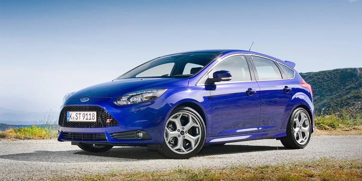 Форд фокус оцинкованный. Ford Focus 2011. Ford Focus 3. Ford Focus 3 поколение. Форд фокус 302.