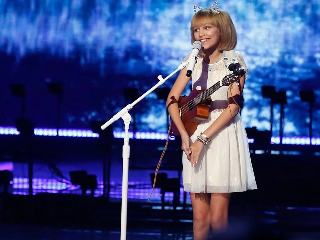 Грейс девочка. Грейс вандервол. грейс вандервол 2025. grace vanderwaal 2025. грейс вандервол американская певица.