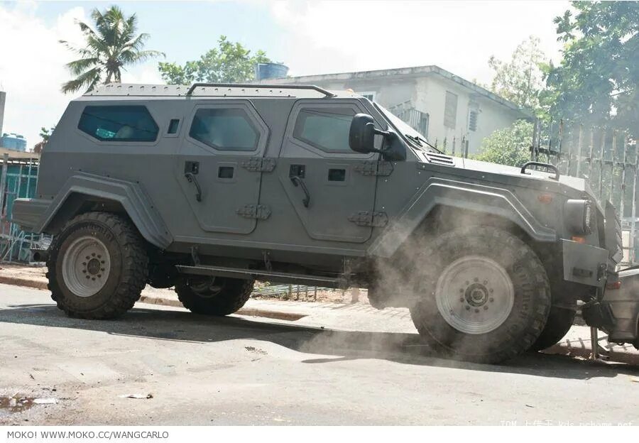 Купить бронированный песня. Armet Gurkha f5. Armet Gurkha Форсаж 5. Бронеавтомобиль Gurkha. Gurkha броневик.