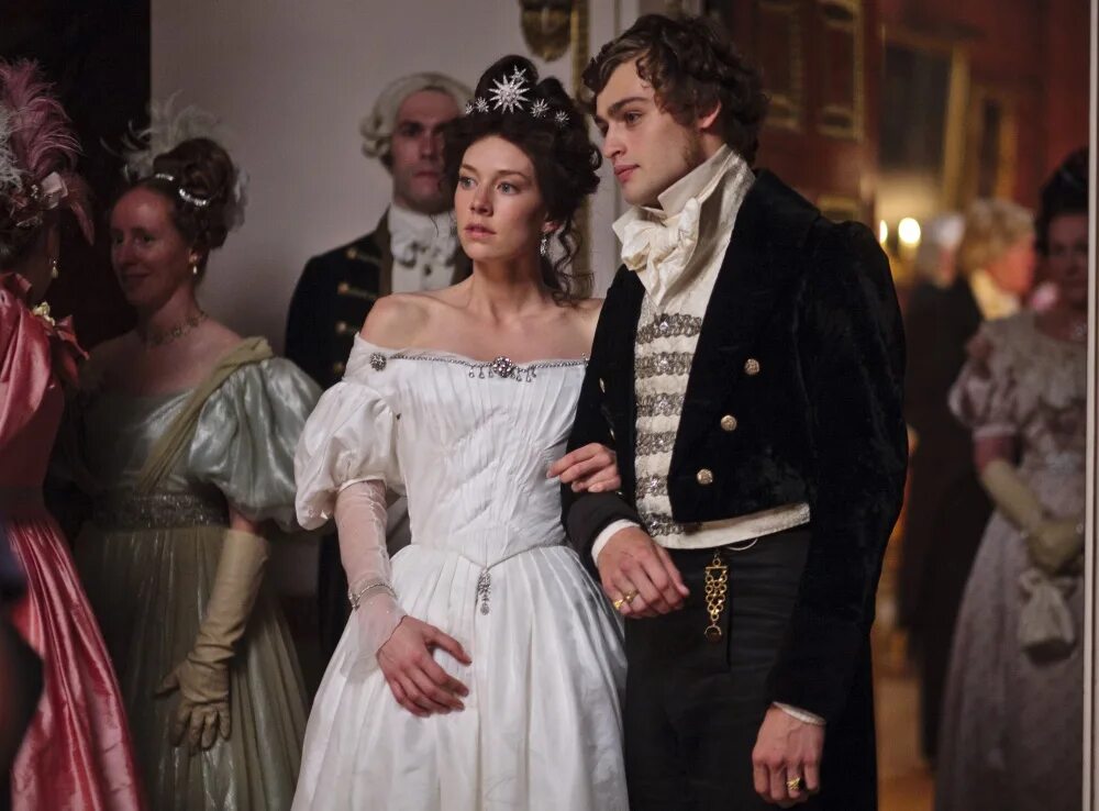 диккенс большие надежды эстелла. большие надежды фильм 2012. хелена бонем картер большие надежды. диккенс мисс хэвишем. большие надежды 2012 эстелла.