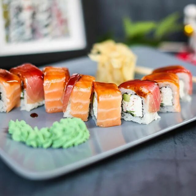 Суши бар рис. Темпура тортилья с лососем и креветкой. Мир суши сочи. Мир суши сочи. Суши бар рис.