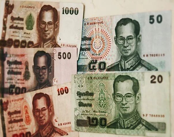 Тайские деньги 500 бат. Тайские деньги 1000. Тайские деньги курс. Тайские деньги 1000 бат.