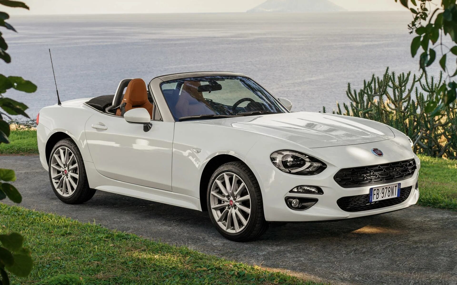 Фиат спорткар 124 spider. Fiat 124 spider. Фиат кабриолет 124 spider. Паук 124. Паук 124.