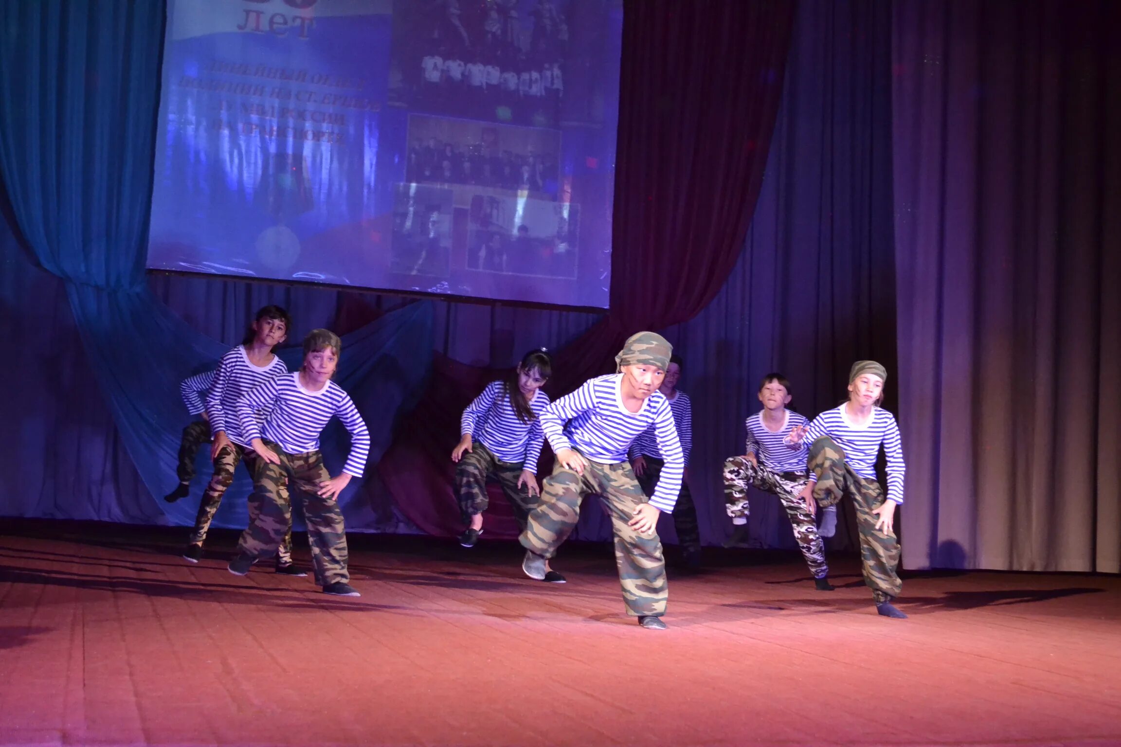 мемориальный комплекс ершов. ершовский дом культуры. ершово одинцовский район. дк ершов саратовская область. культурно досуговый центр ершово д 3а.