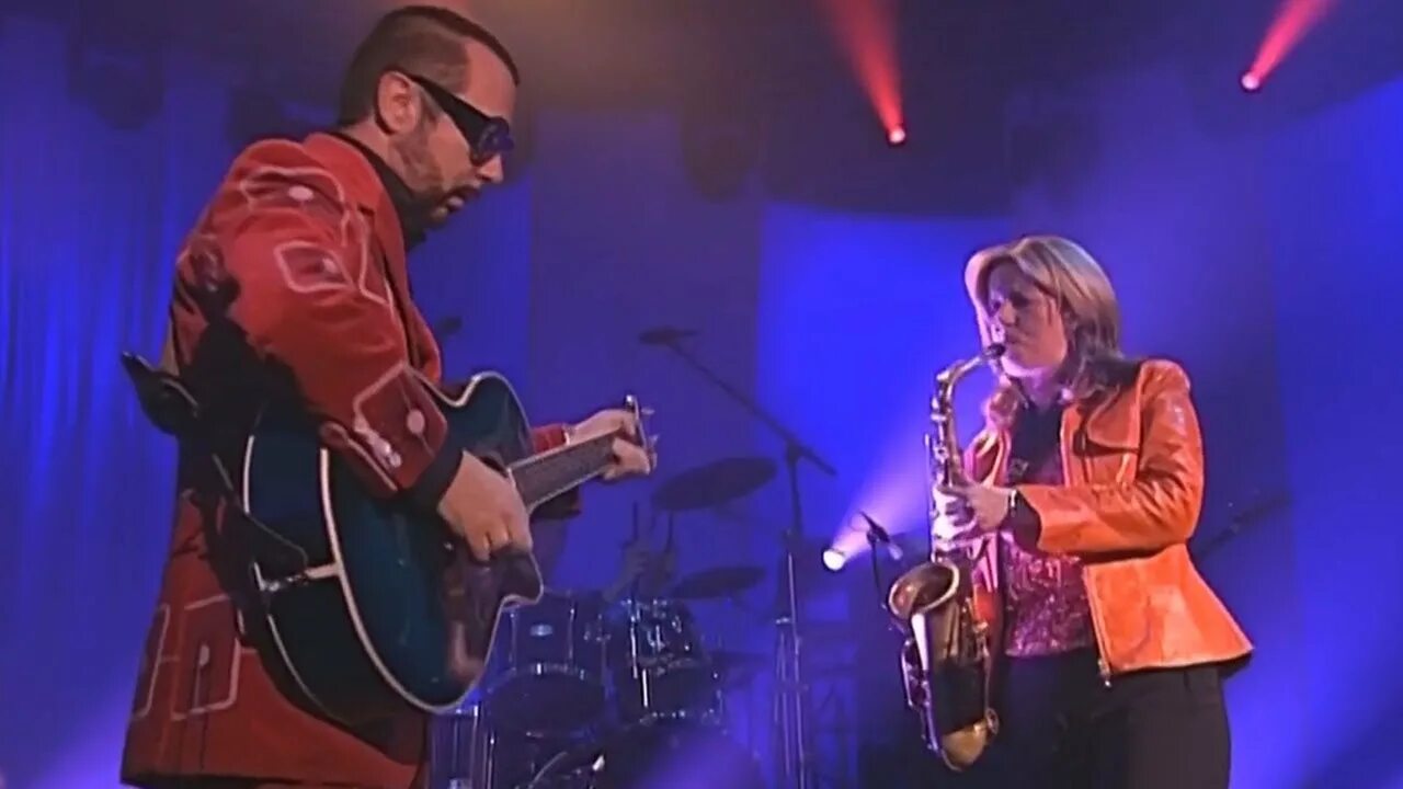 Саксофон стюарт гитара. Кэнди Далфер и Дейв Стюарт. Candy Dulfer Dave Stewart. Candy Dulfer & David a. Stewart. Lily was here Дэйв Стюарт.