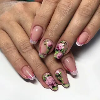 Дизайн ногтей френч с цветами
