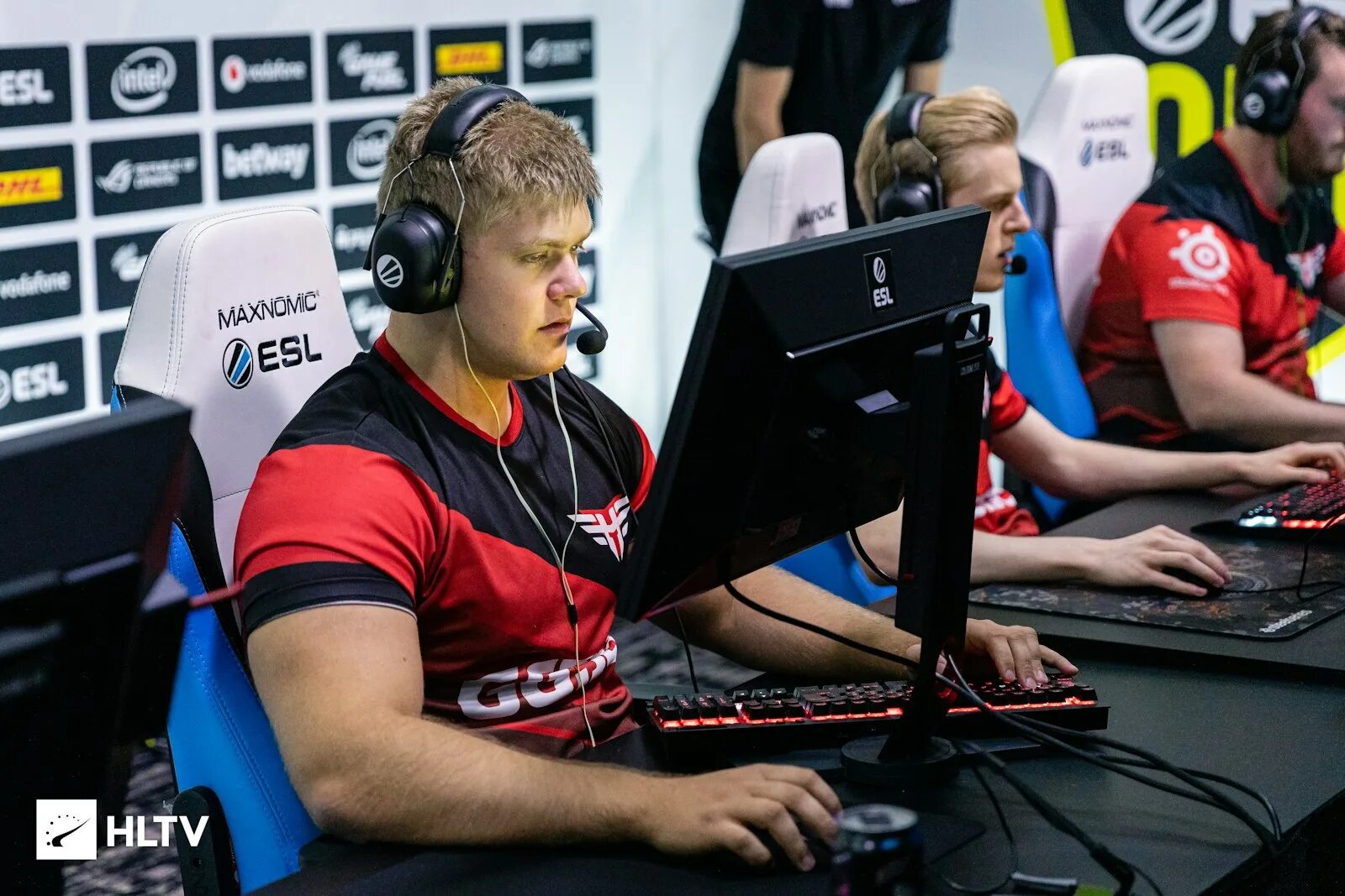 Illuminar gaming cs go. Ceb dota2. Adren кс го. 21 savage 2024. Savage egamers.