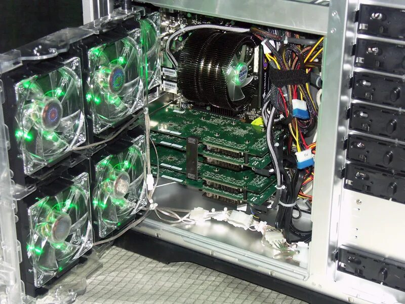 2 видеокарты в компьютере. Geforce 7950 gx2 корпус. компьютер с двумя видеокартами. компьютер с тремя видеокартами. 2 видеокарты в пк.