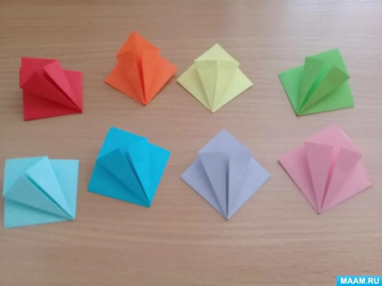 Оригами цветок в средней группе. Конструирование тюльпана из бумаги в старшей группе. Оригами цветок средняя группа детского сада. Оригами весенний цветок в средней группе. Оригами занятия средняя группа