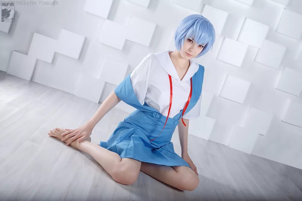 Рей аянами cosplay. Косплеер аянами рей. Рей аянами cosplay. Косплей рей. Рей евангелион косплей.