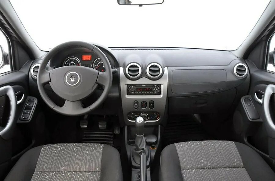 Аренда автомобиля Renault Logan - заказать прокат с водителем в Москве, доступны