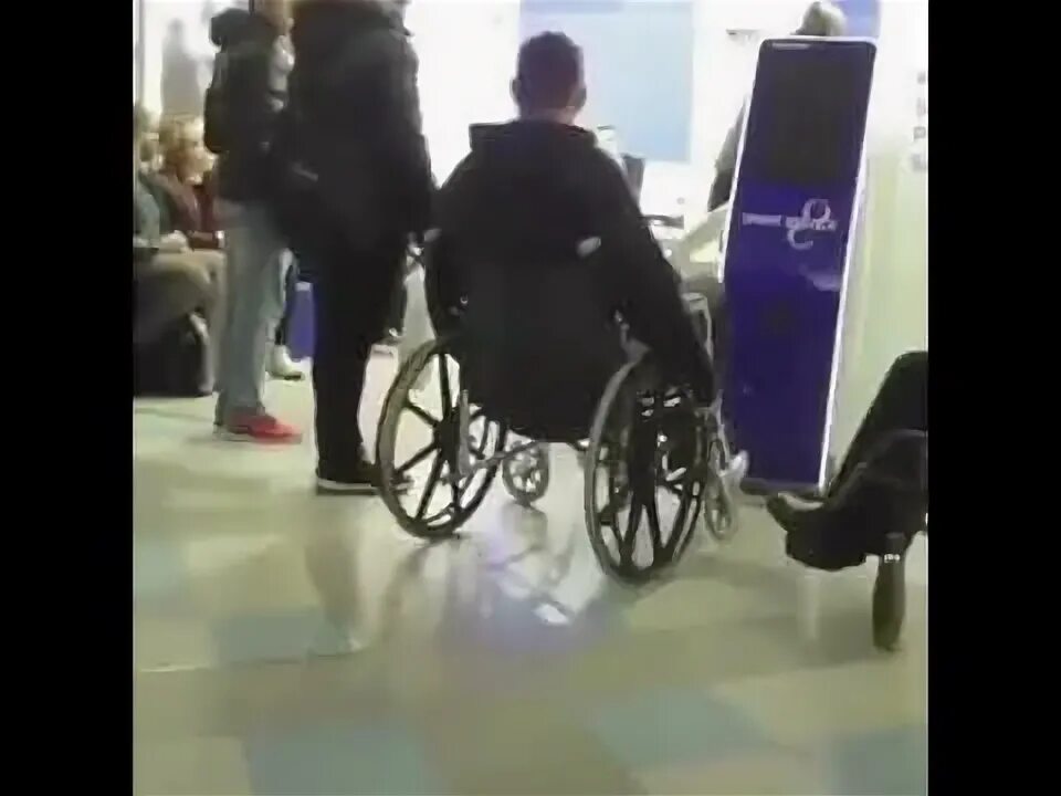 Кайл мейнард бой. Драка инвалидов. Битва инвалидов колясочников. Драка инвалидов. Драка инвалидов.