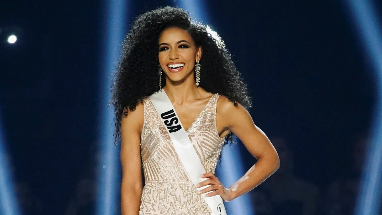 Победительница мисс америки. Cheslie kryst death. miss usa 2019. мисс сша 2025. мисс вселенная 2025.