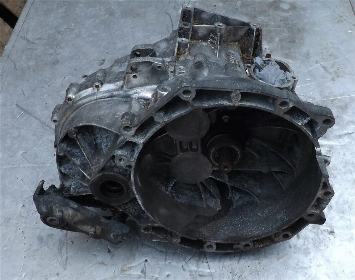 Коробка от форд боб каре. Мкпп ford focus 2 1. Коробка передач форд фокус 2. 6 механика. Форд фокус 3 2.