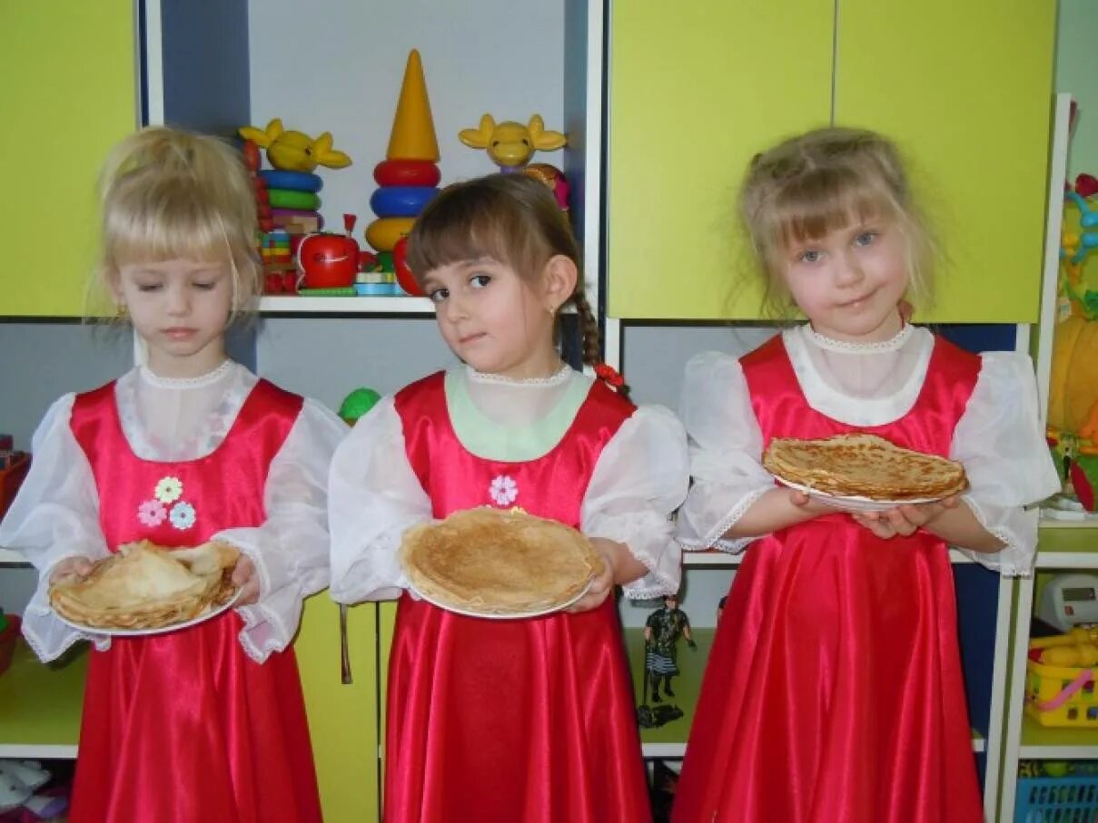 Масленица в детском саду. Праздник Масленица в детском саду. Масленица в старшей группе детского сада. Детям о Масленице в детском саду. Масленица в детском саду ранняя группа