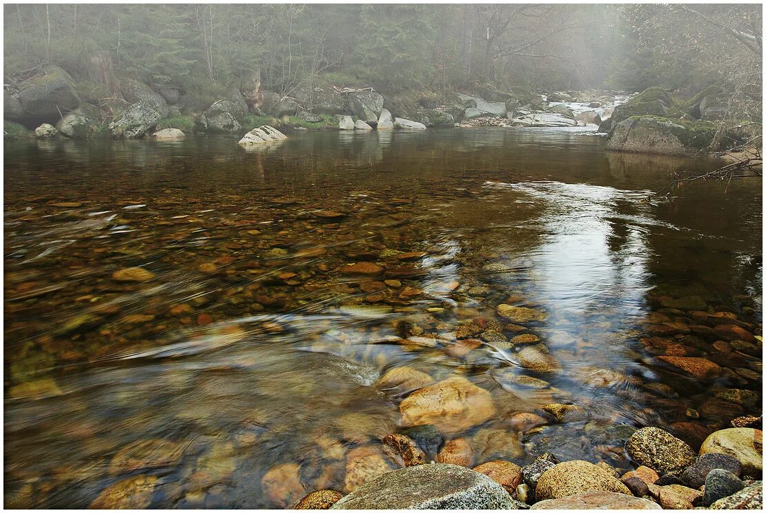 Шум воды становился. Журчание воды река. Зашумели воды. Шёпот на воду. Воды Польши.