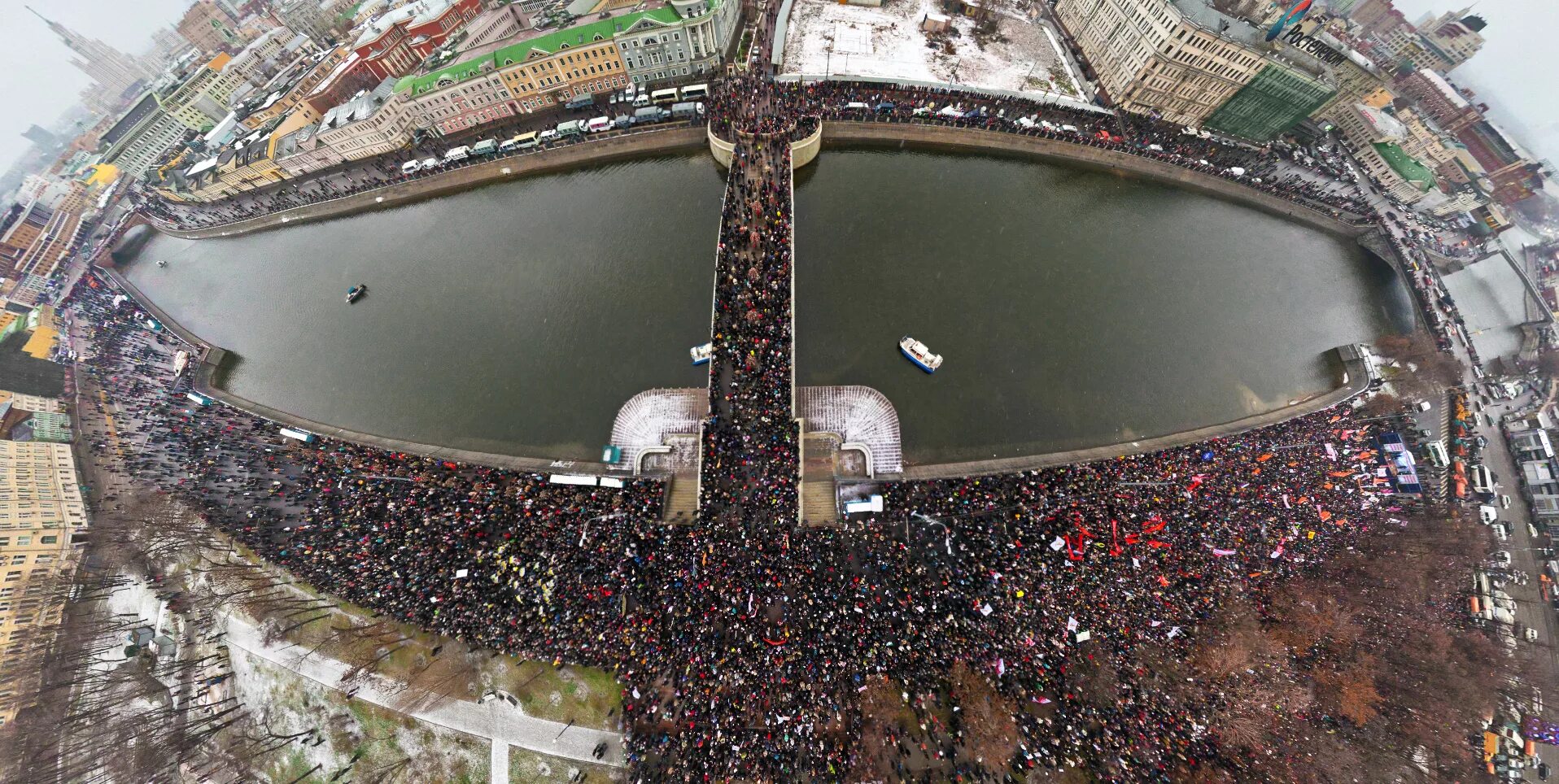 4 декабря 2011. Болотная площадь 2011. Болотная площадь митинг 2011. Митинг на Болотной площади 10 декабря 2011 года. Болотная площадь 2012 митинг.