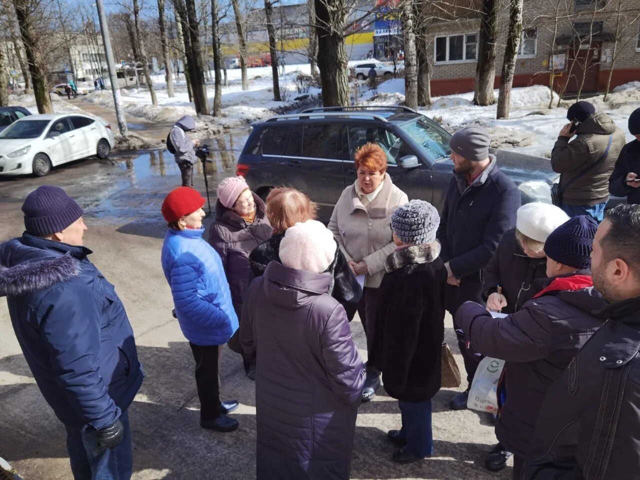 Мку ту новохаритоновское 50, посёлок электроизолятор фото. Встреча с жителями мкд. Встреча с жителями многоквартирных домов. Собрание жильцов. Собрание жильцов многоквартирного дома.