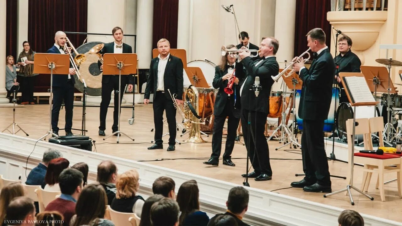 Ансамбль Олимпик брасс. Участники Brass Orchestra from Grodzisk. Олимпик брасс оркестра как зовут барабанщика.