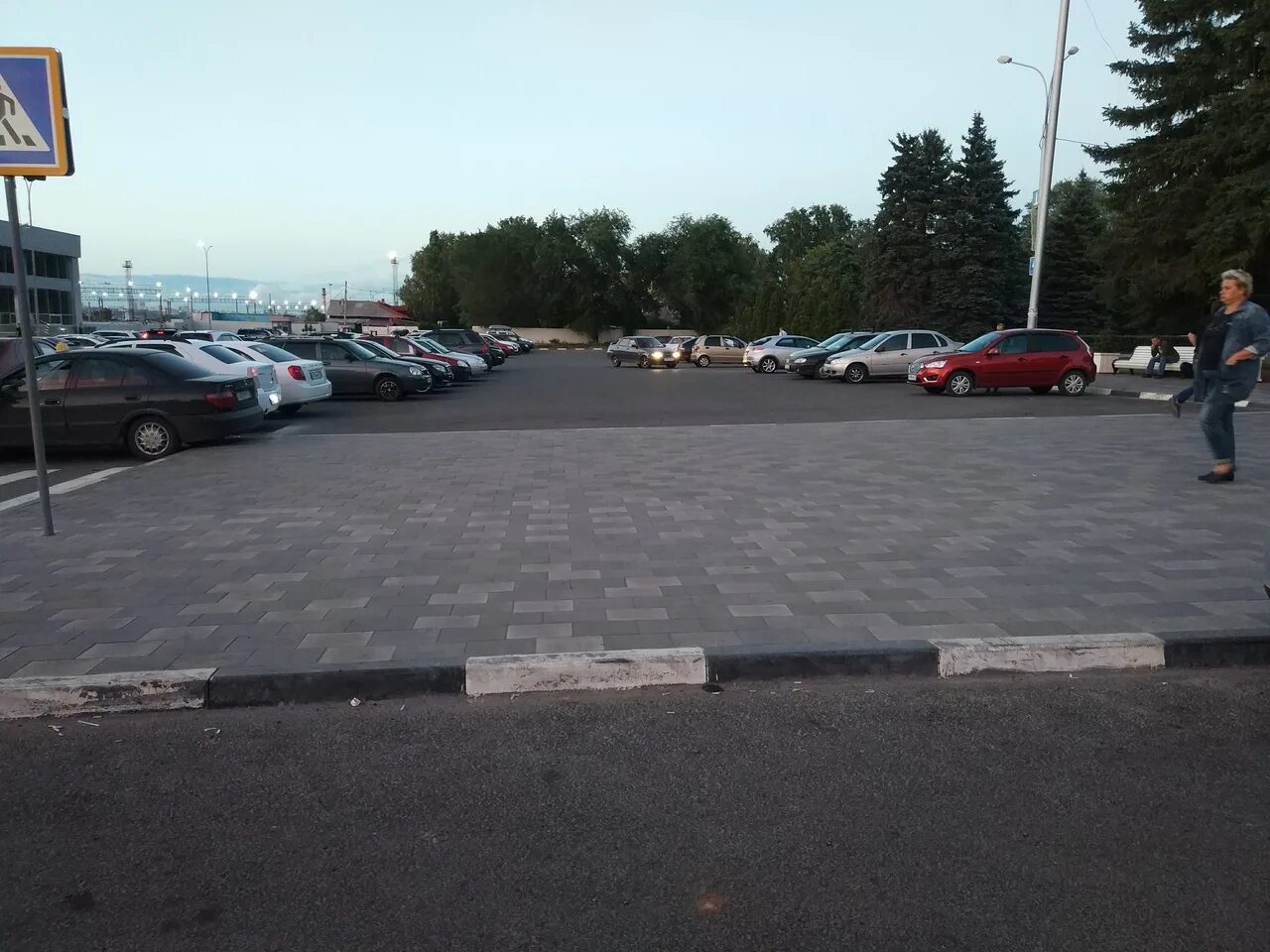 Парковка у жд вокзала екатеринбург. Парковка на киевском вокзале схема. Стоянки около ж/д вокзала екатеринбург. Схема парковок у московского вокзала. Ж д вокзал екатеринбург парковка.