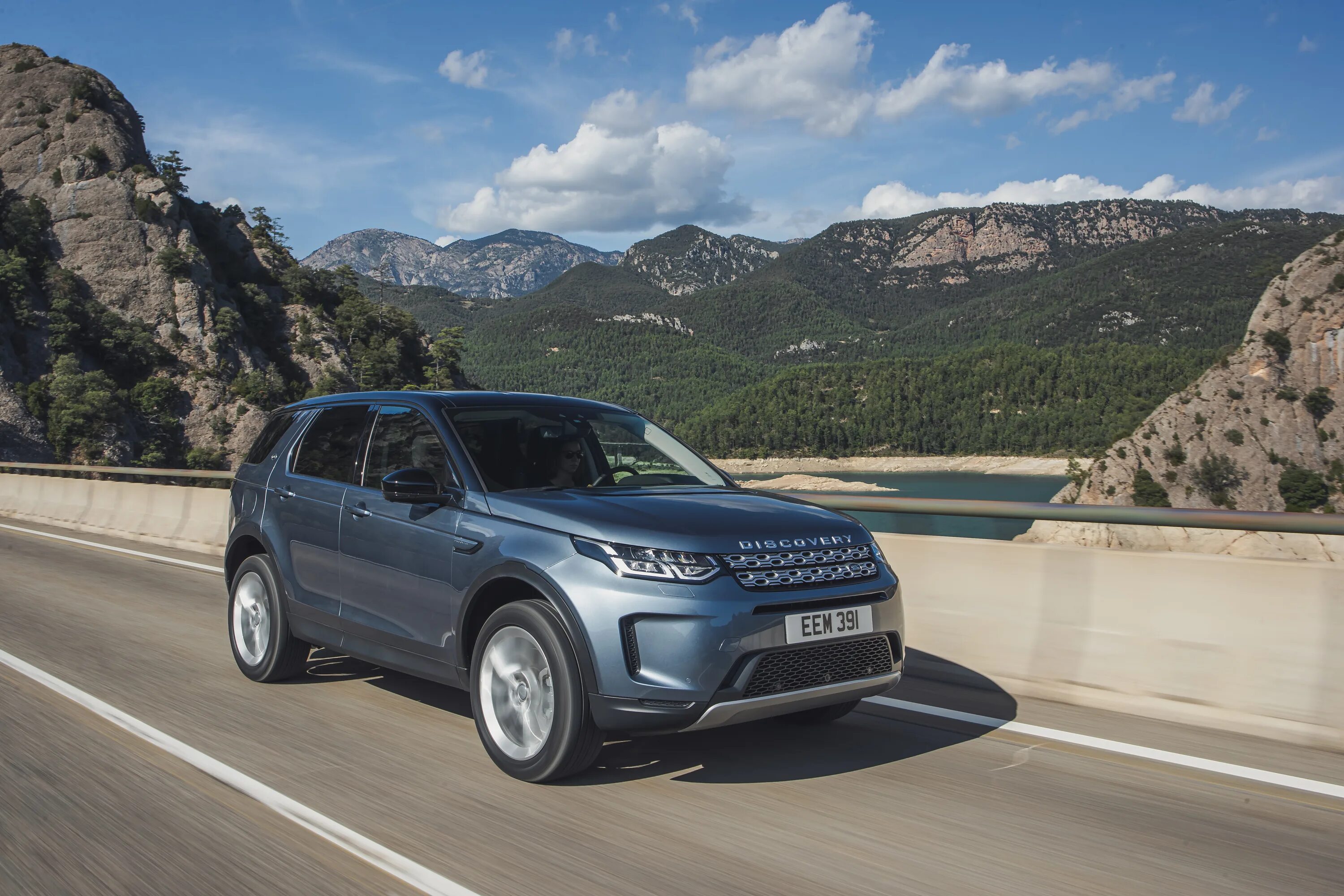 Land rover discovery sport отзывы. Land Rover Discovery Sport 2020. Ленд Ровер Дискавери спорт 2020. Range Rover Discovery 2020. Range Rover Discovery Sport 2021.