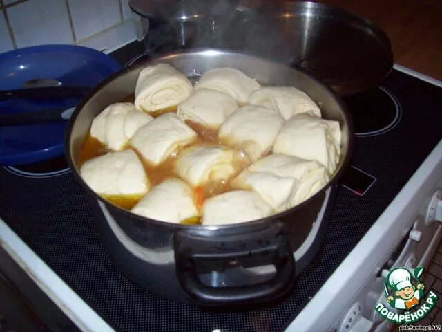 Штрудли грузинские. Штрули, штрудели. Штрули, штрудели. Штрудель картошка и лук. Штрудель с фаршем и картошкой.