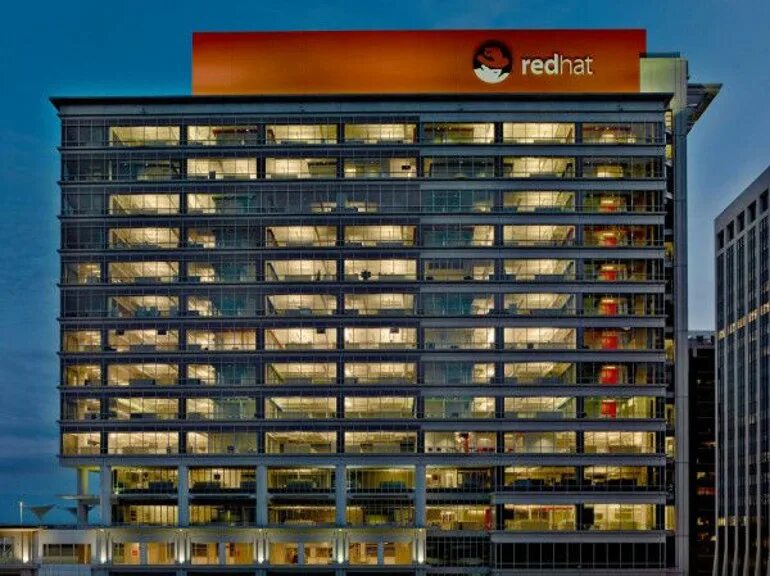 Red hat 7. Red hat офис. Red hat Headquarters. Red hat Headquarters December. Red hat 7 фото.