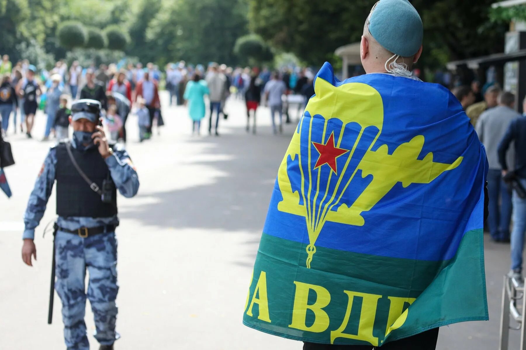 День ВДВ Москва парк Горького. С днем ВДВ. Парк Горького 2 августа. ВДВ 2020.