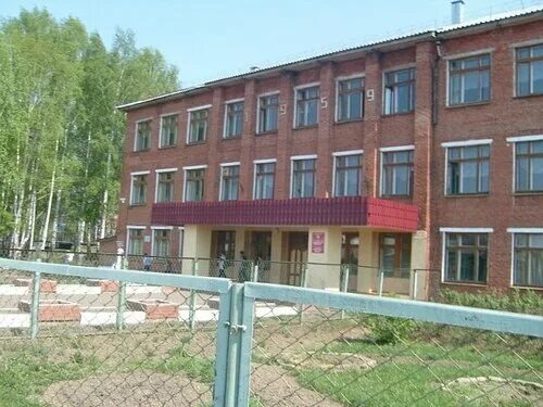 Балезино 4 школа. Школа 2 балезино. Балезино школа 1. Школа 5 балезино. Балезинская школа-интернат с.