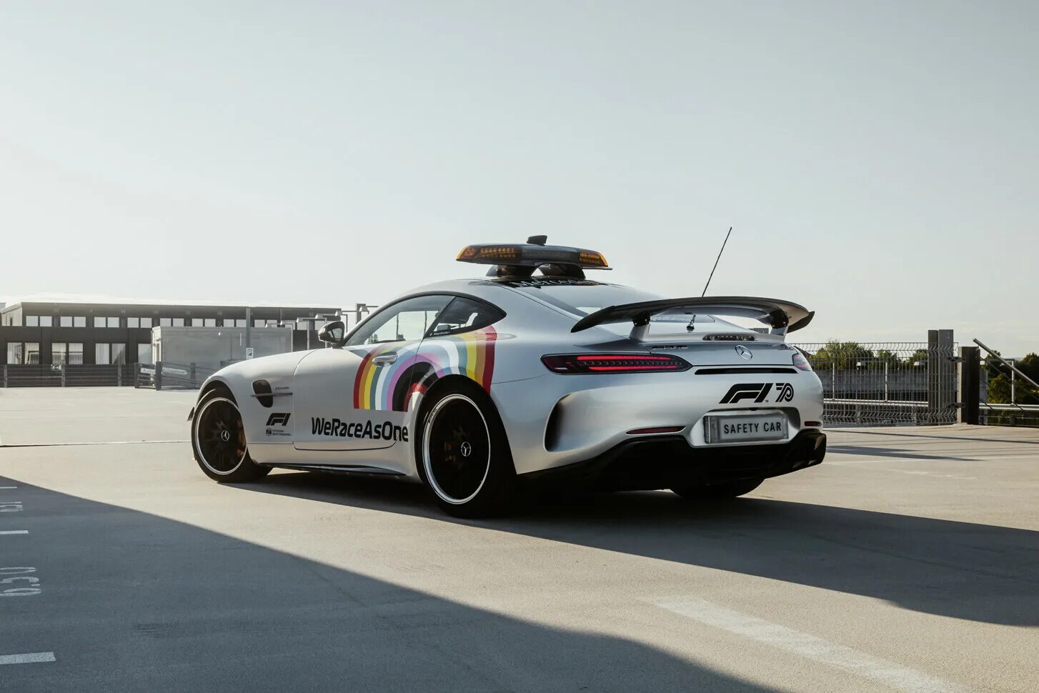 Мерседес амг ф1сефти кар. Mercedes safety car amg 2021 f1. Safety car f1. Safety car f1. Сейфити кар ф1.
