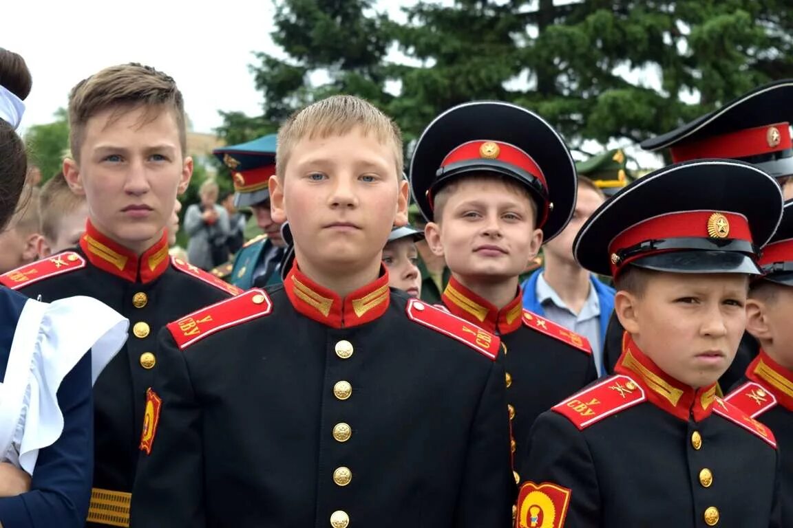 Сву видео. Суворовцы УСВУ. Суворовское военное училище Уссурийск. Погоны Уссурийского Суворовского училища.