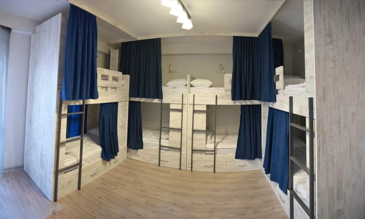 хостел в церкви еревана. домино хостел ереван. ужасные хостелы ереван. хостел в ереване. хостел ереван в ереване.