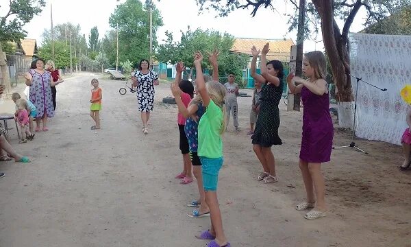 Погода в селе лиманском. Село Караванное. Караванное Лиманский район. Караванное Астраханская область Лиманский район. Детский сад село Караванное Лиманский район.