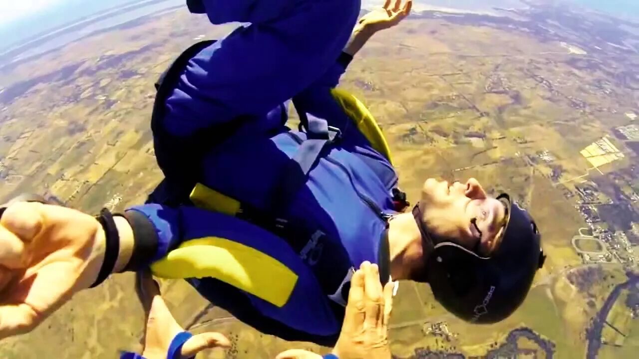 Diving face split