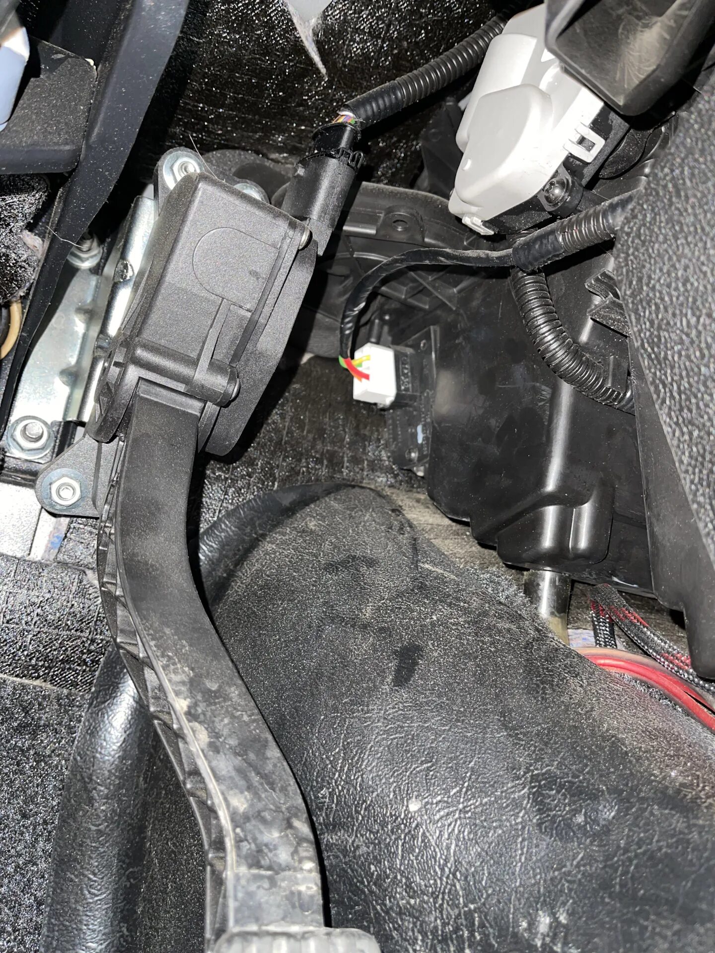 Mazda 626 gd регулятор оборотов печки. Замена реостата печки. Резистор печки хендай портер 1. Реостат печки ваз 2107. Реостат печки соболь 2217 бизнес.