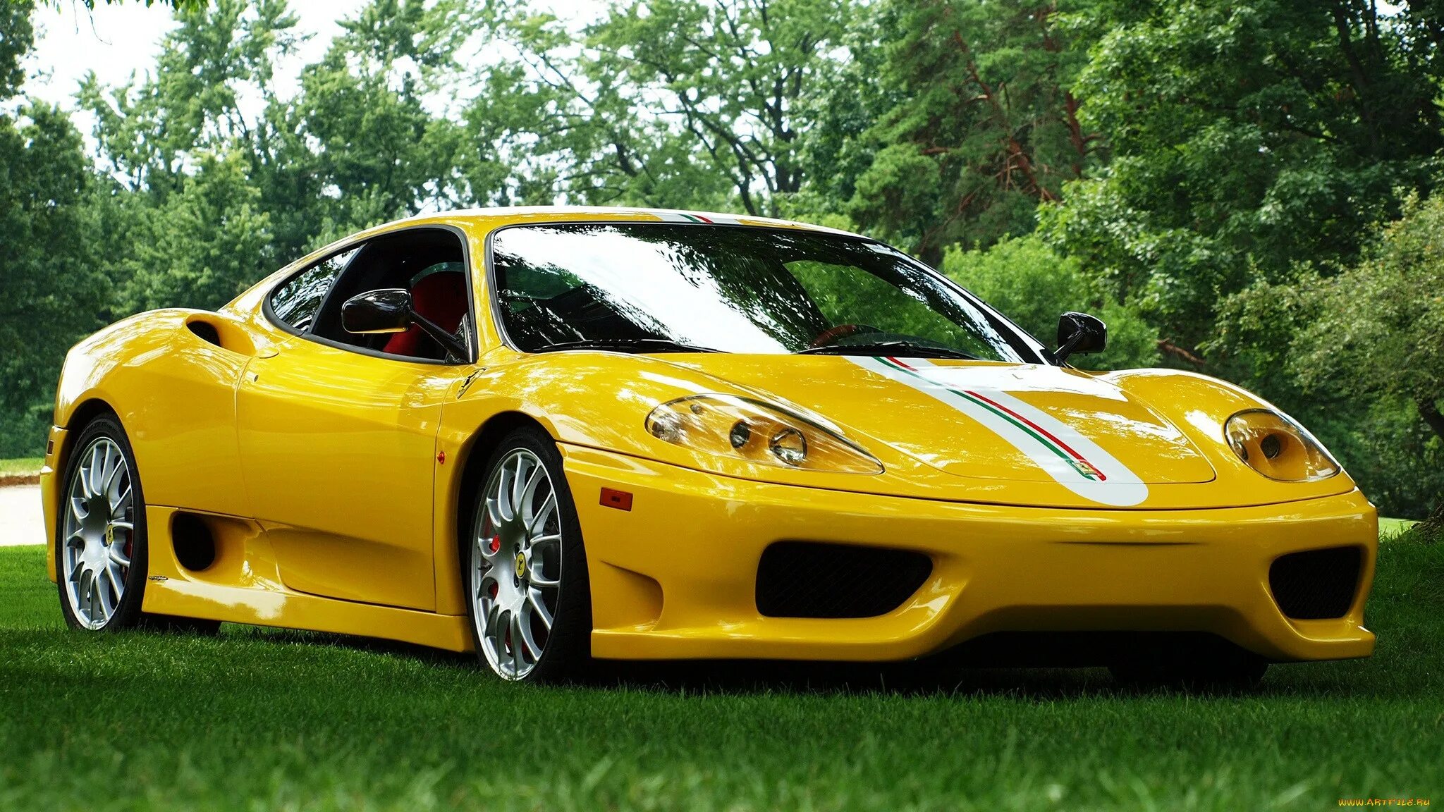 Картинки автомобилей. Ferrari 360 Modena. Ferrari 360 Scuderia. Ferrari 360 Challenge Stradale желтая. Ferrari f360 Modena Yellow.