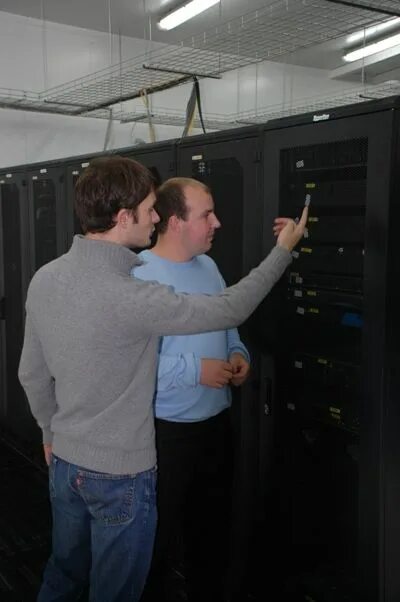 лариков антон дата-центр. дата центр берзарина. ооо селектел. сцена с экраном на мероприятие. дата центр мегафон самара.