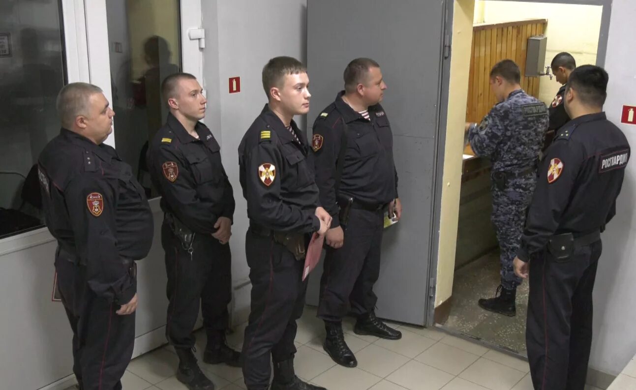 Фсо и росгвардия. Список стран для росгвардия. Войска национальной гвардии вго. Приказ о премии росгвардия. Сотрудник национальной гвардии российской федерации.