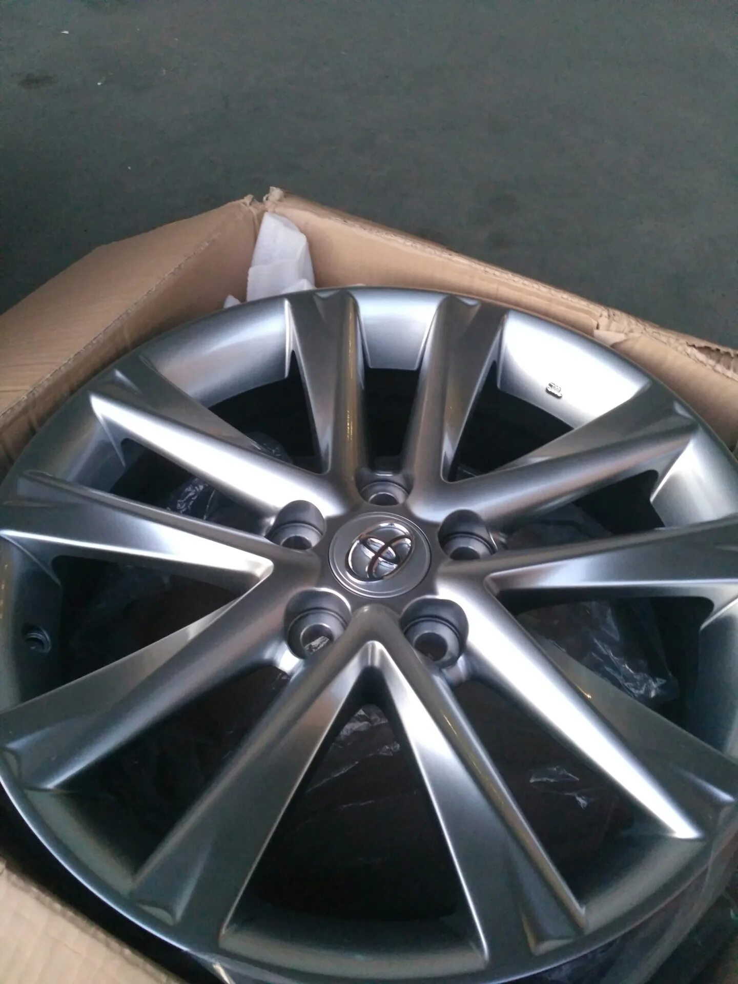 Диск колеса r17 k&k wheels. Диски yamato 17. Alpina диски 17 радиус. Колеса 17 рядом с 19. Диски тигуан 2 скад.