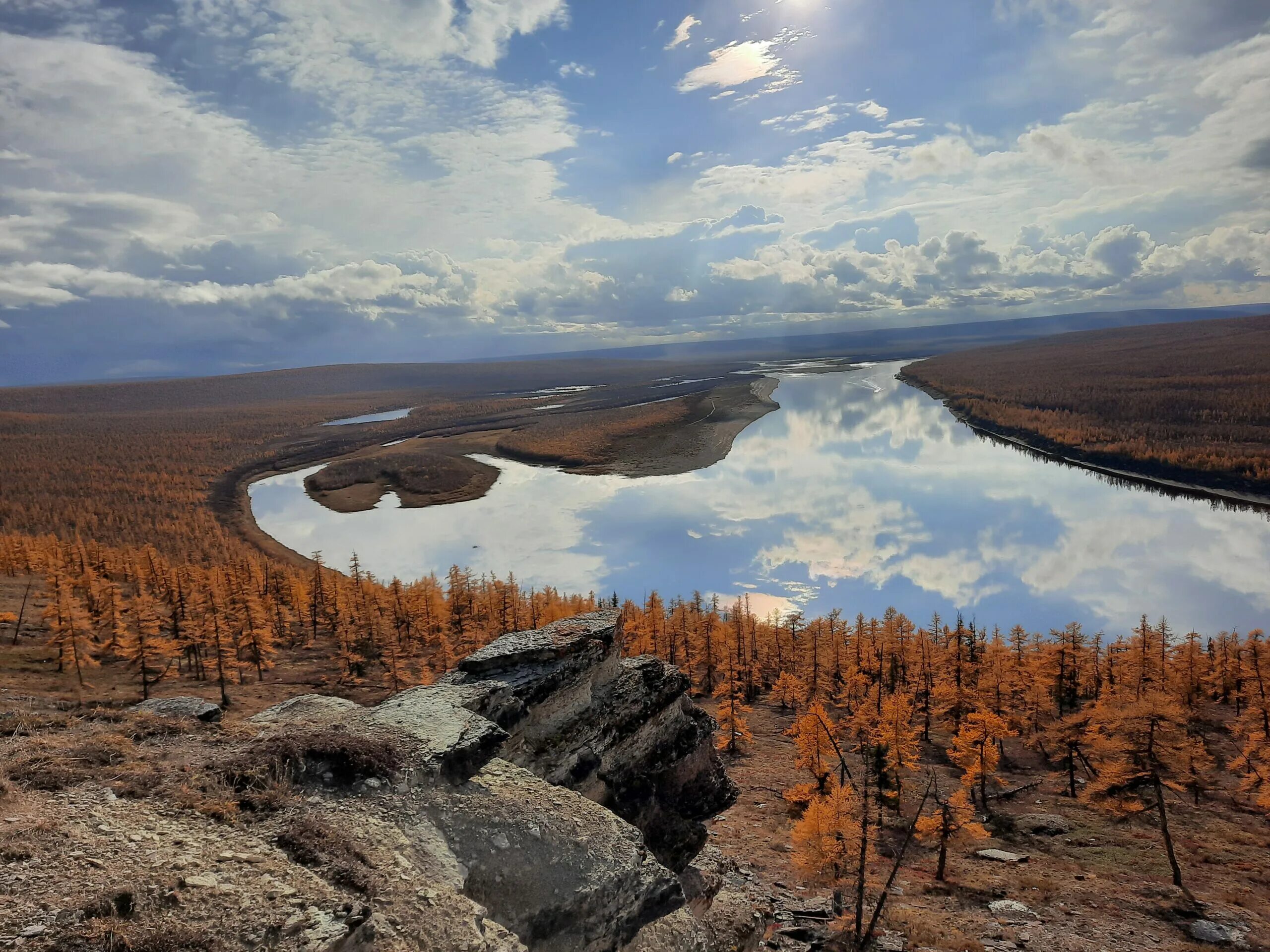 Г якутия область. Оленек Саха Якутия. Оленёк село Якутия. Исток Оленек. Оленёк (река).