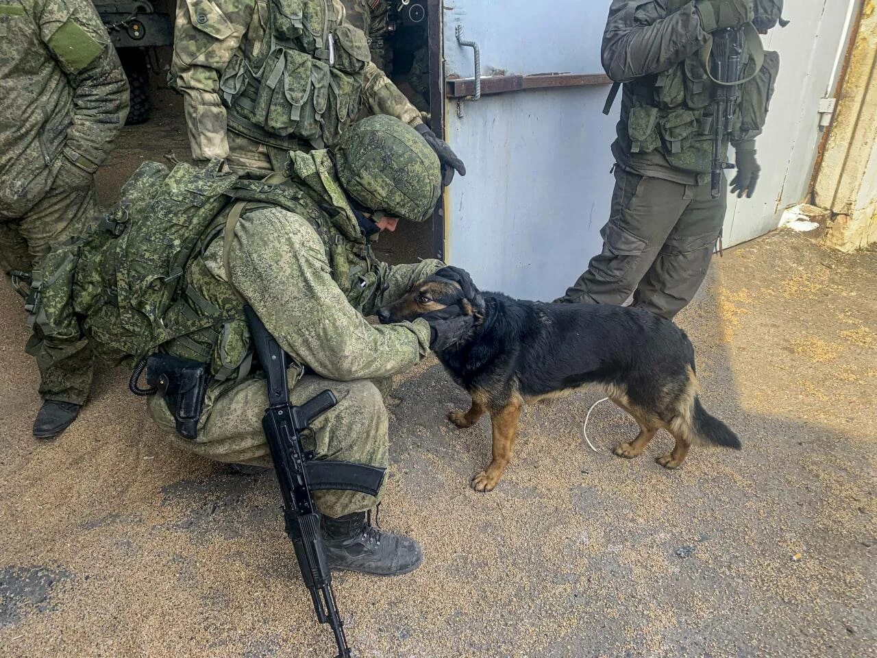 Сво на украине 13.03 2024. Солдаты России на Украине. Военнослужащий один. Солдаты России на Донбассе.