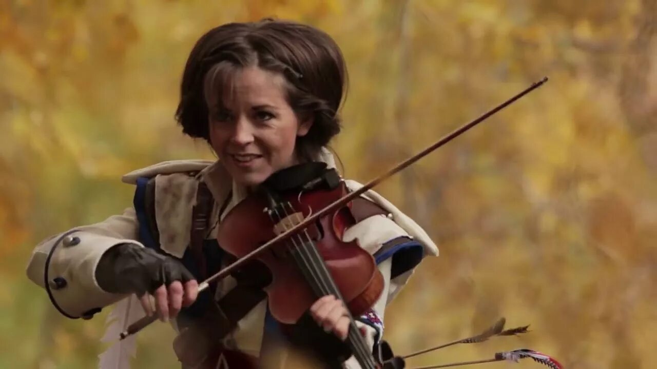 Lindsey stirling eye of the untold her. Линси Стирлинг 2020. Линдси скрипка. Линдси Стирлинг 2021. Скрипачка Линдси Стирлинг фэнтези.