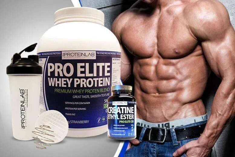 Ем сухой протеин. Спортивное питание. Протеин. Спортивные добавки. Протеин для мышечной массы.